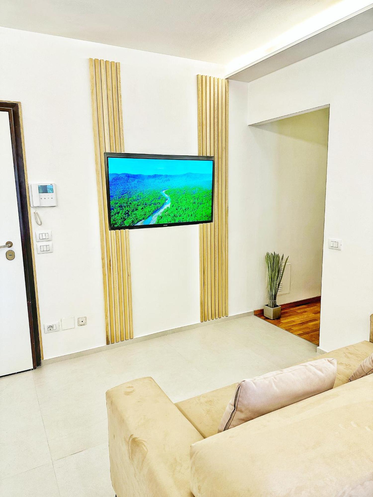 Garden Apartment อาเรซโซ ภายนอก รูปภาพ