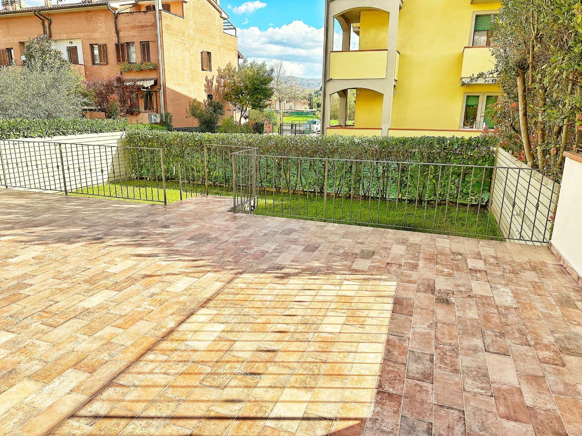 Garden Apartment อาเรซโซ ภายนอก รูปภาพ